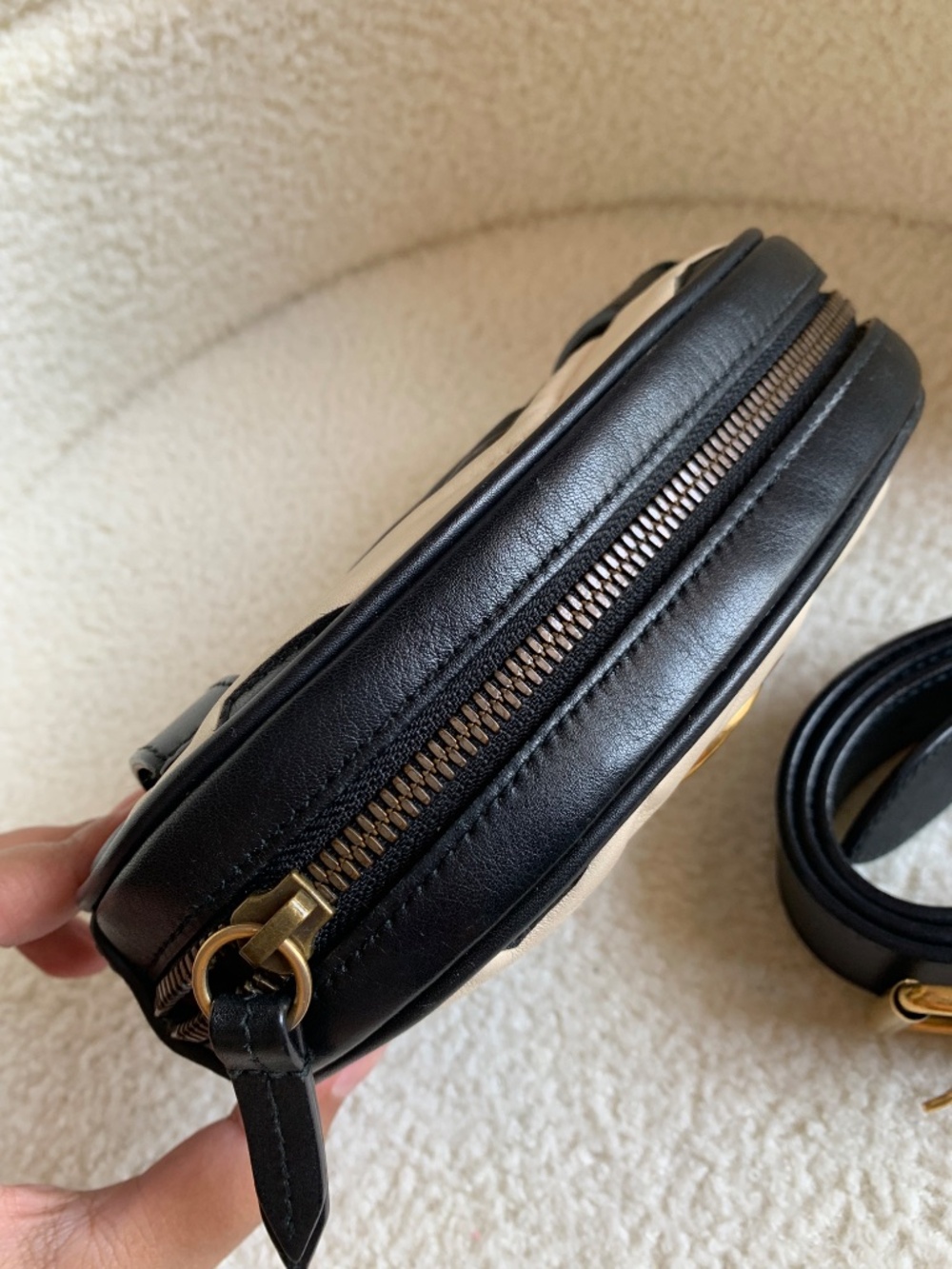 Gucci Calfskin Matelassé GG Marmont Belt Bag 85/34 Black White - Picture 6 of 15